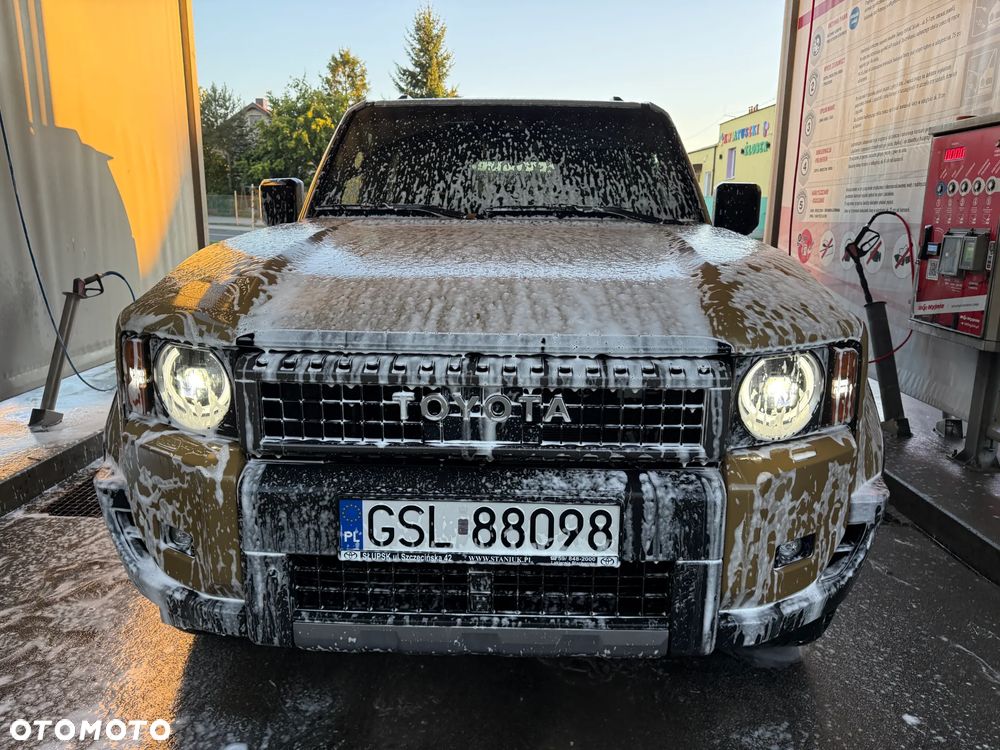 Toyota Land Cruiser - 11