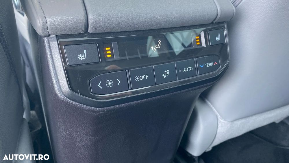 Toyota Highlander 2.5 L Hybrid Dynamic Force 248CP Luxury Pearly - 24