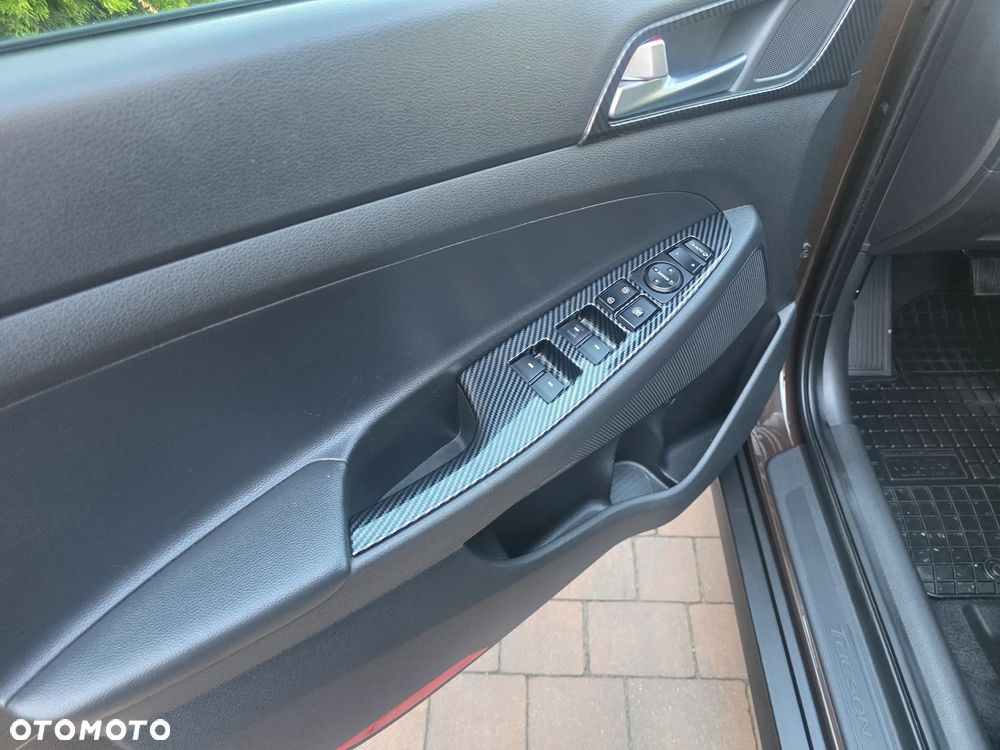 Hyundai Tucson blue 1.7 CRDi 2WD Intro Edition - 17