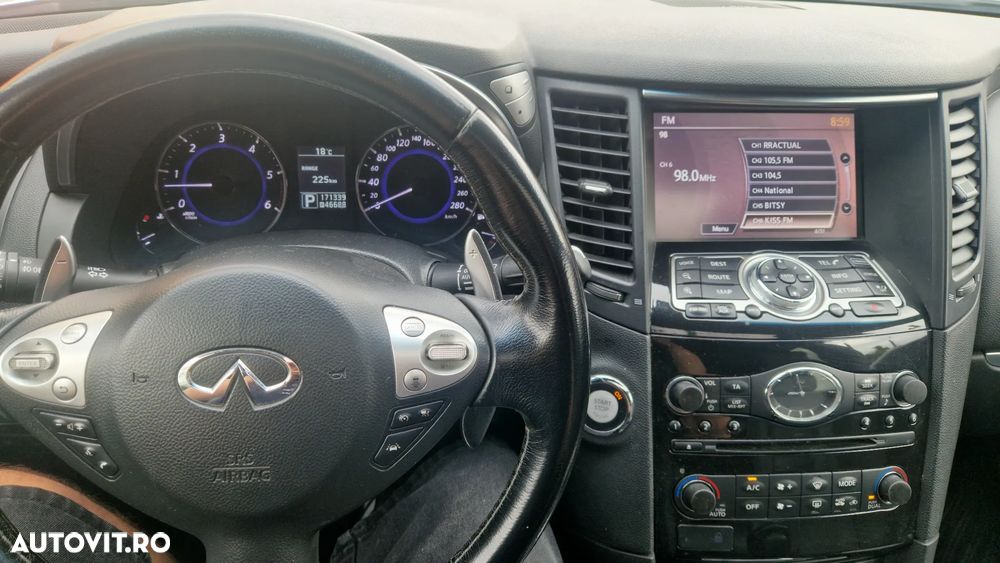 Infiniti FX 30 - 8