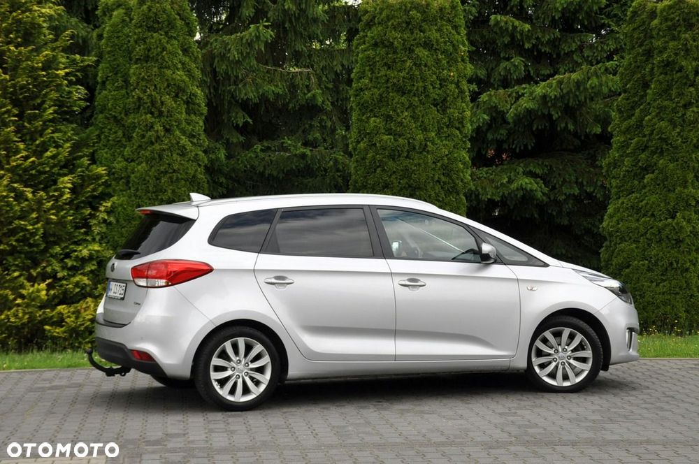Kia Carens - 5