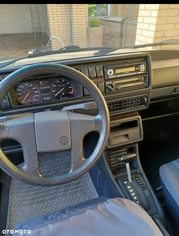 Volkswagen Golf - 32