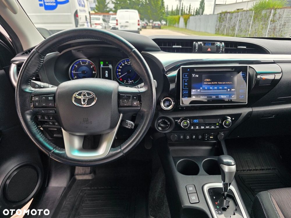 Toyota Hilux 2.4 D-4D Double Cab SR5 4x4 - 27