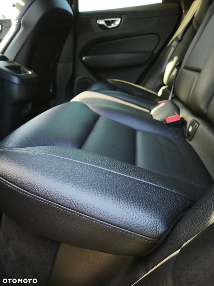 Volvo XC 60 B4 D Plus Bright - 22