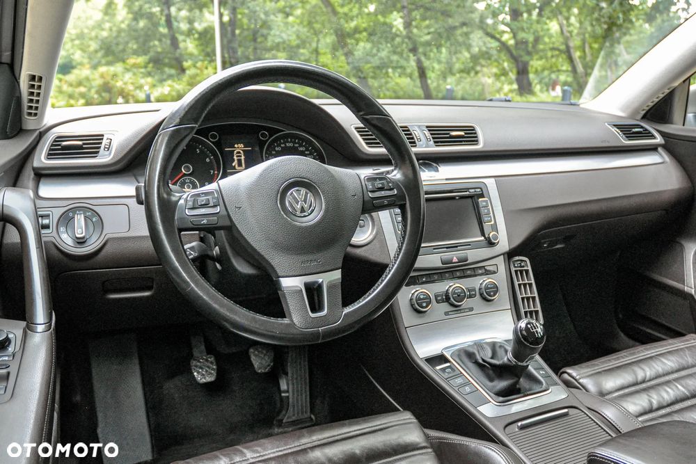 Volkswagen Passat - 9