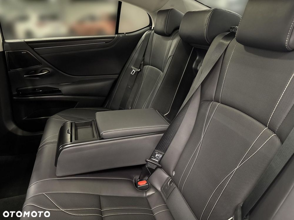 Lexus ES 300h Prestige - 10