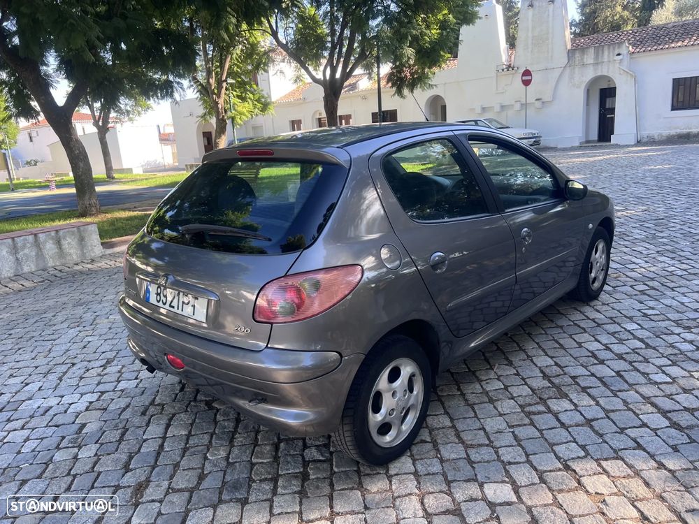 Peugeot 206 1.1 XR - 4