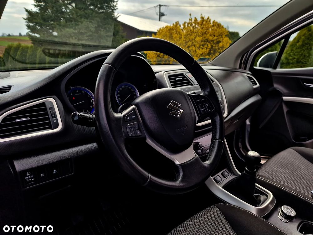 Suzuki SX4 1.6 Comfort 4WD - 30