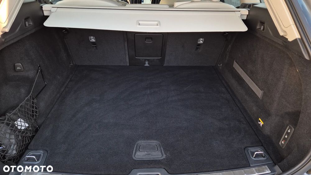 Volvo XC 60 D4 Momentum Pro - 16