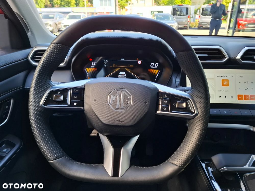 MG ZS Hybrid+ - 11