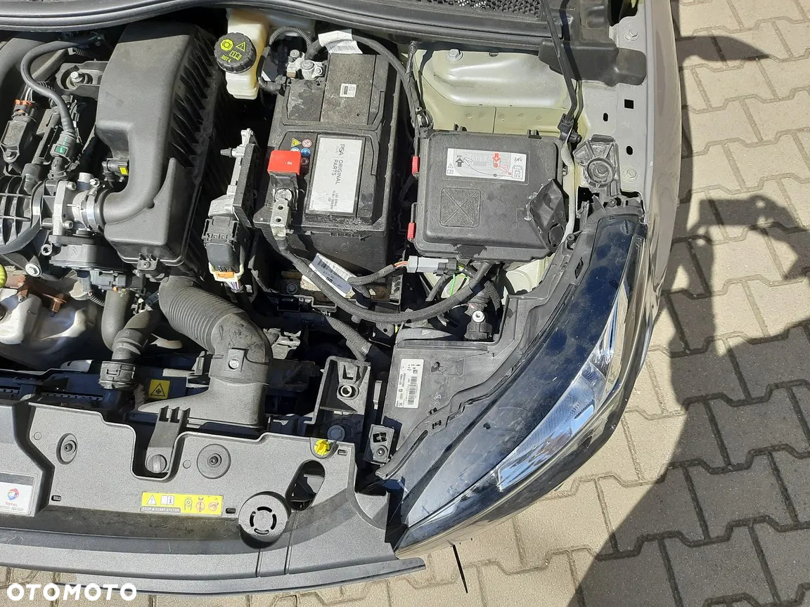 Peugeot 208 - 13