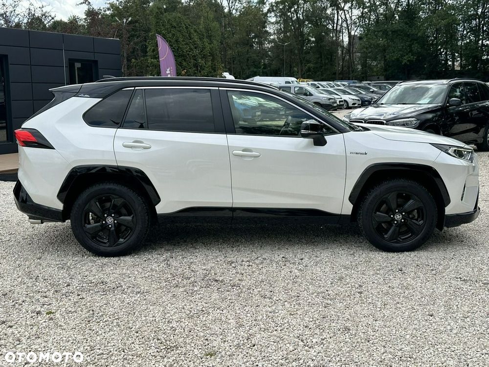 Toyota RAV4 - 8