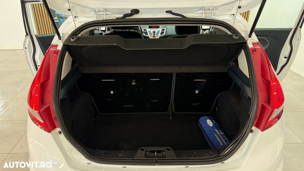 Ford Fiesta 1.6 TDCI Ghia - 18