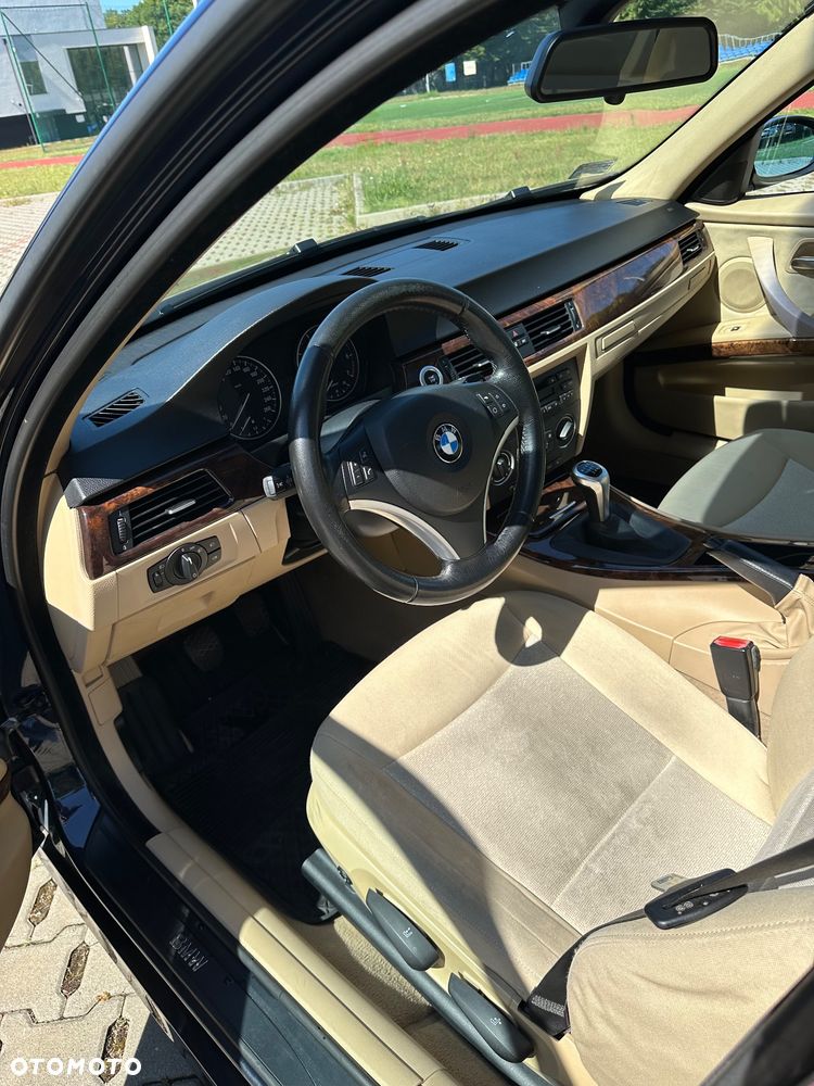 BMW Seria 3 318i Edition Lifestyle - 24