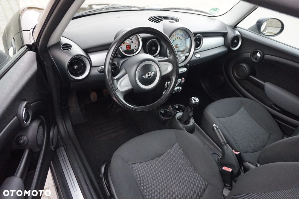 MINI Cooper Standard - 14