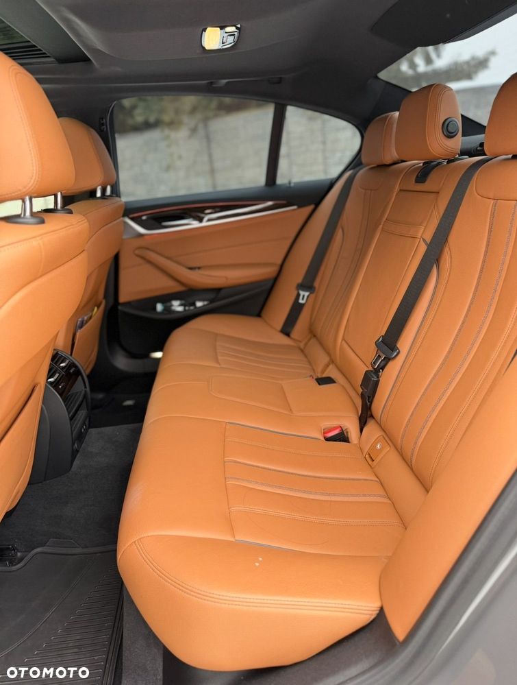 BMW Seria 5 530i xDrive Sport Line - 7