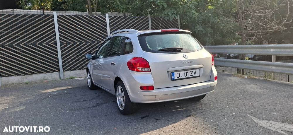 Renault Clio 1.2 16V 75 Dynamique - 11