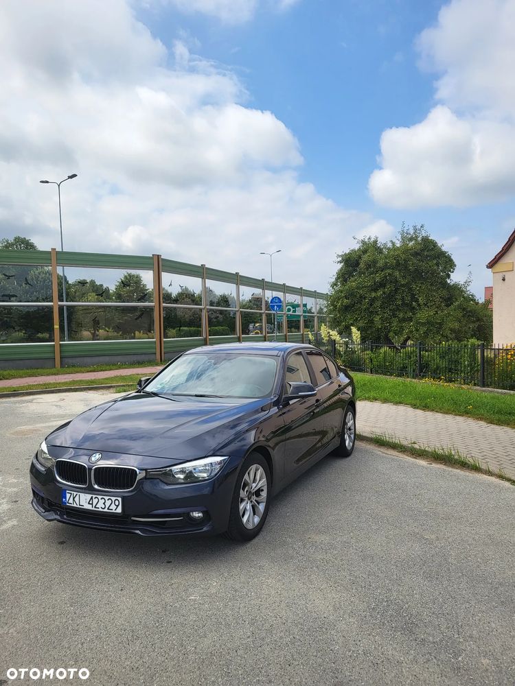 BMW Seria 3 320i - 1