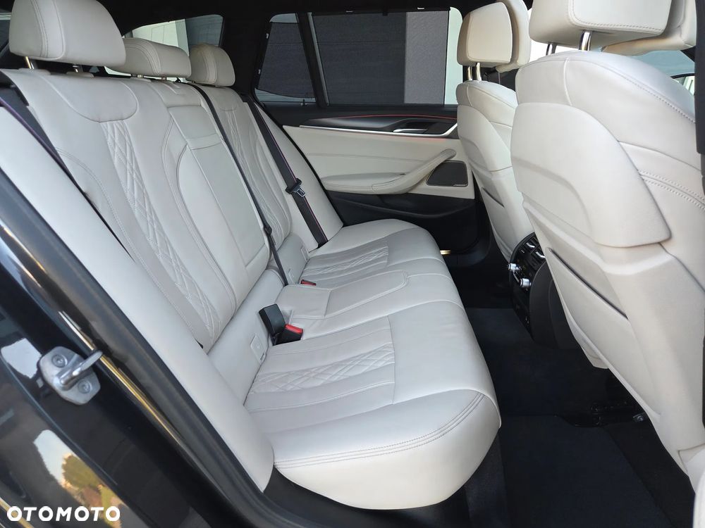 BMW Seria 5 520d xDrive mHEV M Sport sport - 17