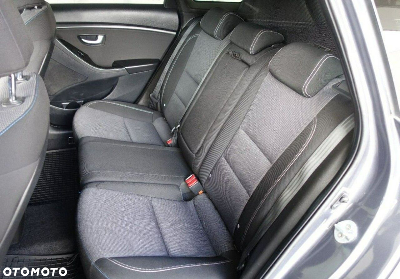 Hyundai i30 1.6 CRDi BlueDrive Go - 18