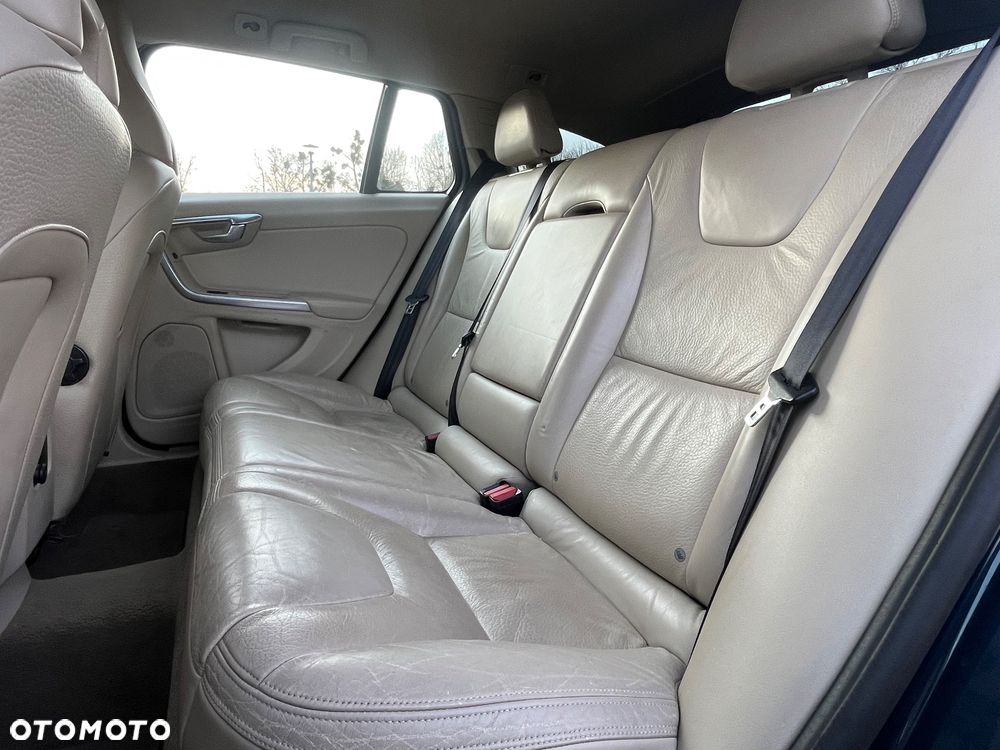 Volvo V60 D3 Momentum - 8