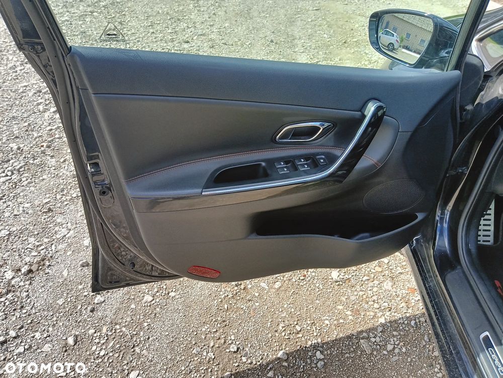 Kia Ceed Cee'd 1.6 T-GDI GT XL - 28