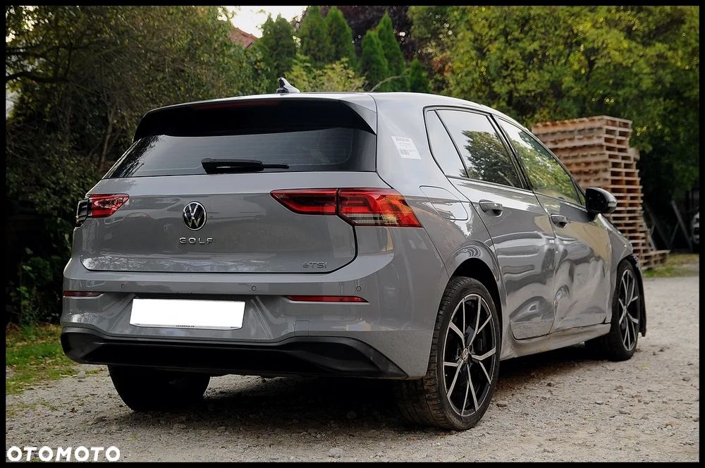 Volkswagen Golf - 6
