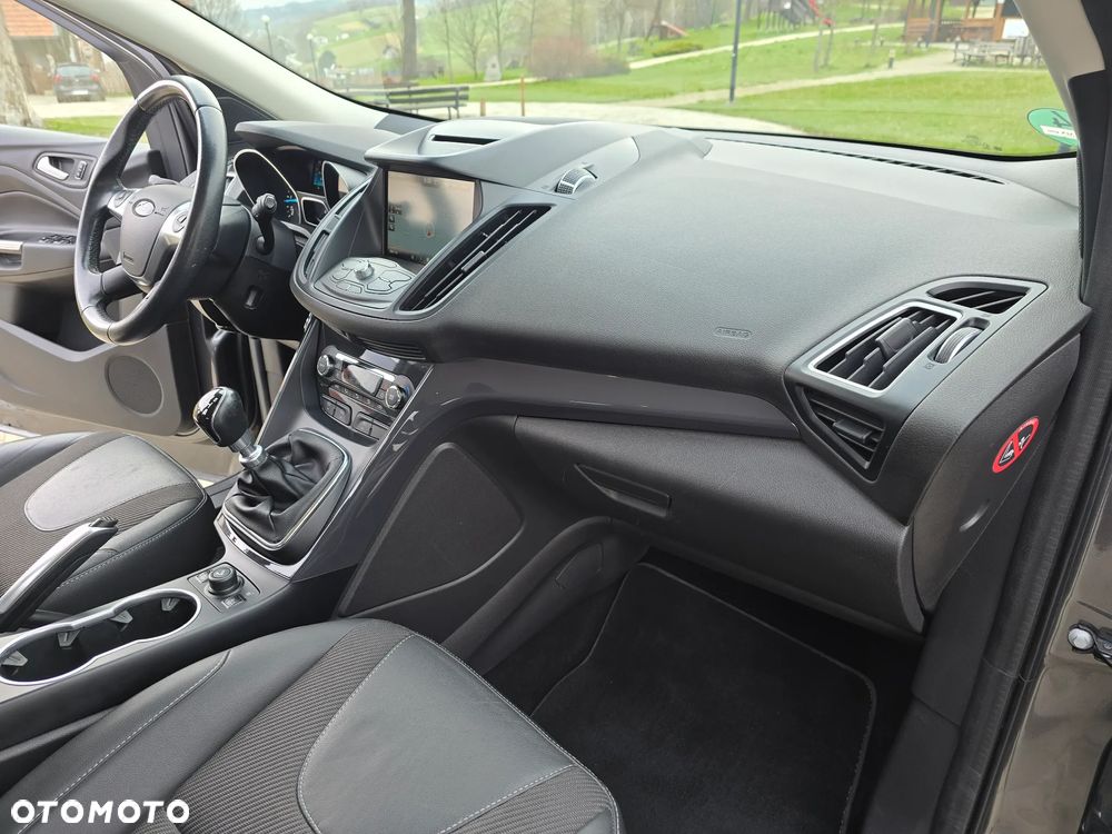 Ford Kuga 2.0 TDCi 2x4 Titanium - 33