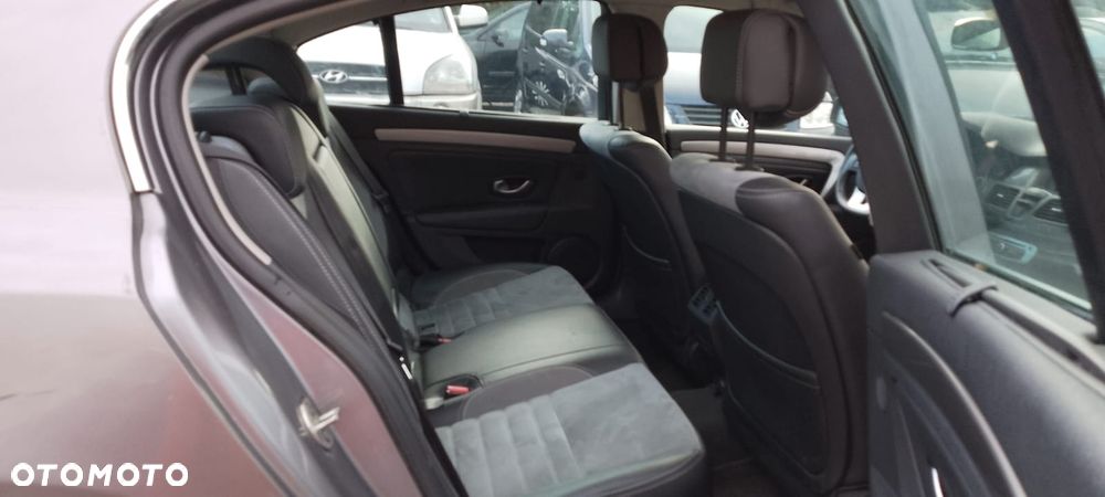 Renault Laguna dCi 110 FAP EDC Bose Edition - 17