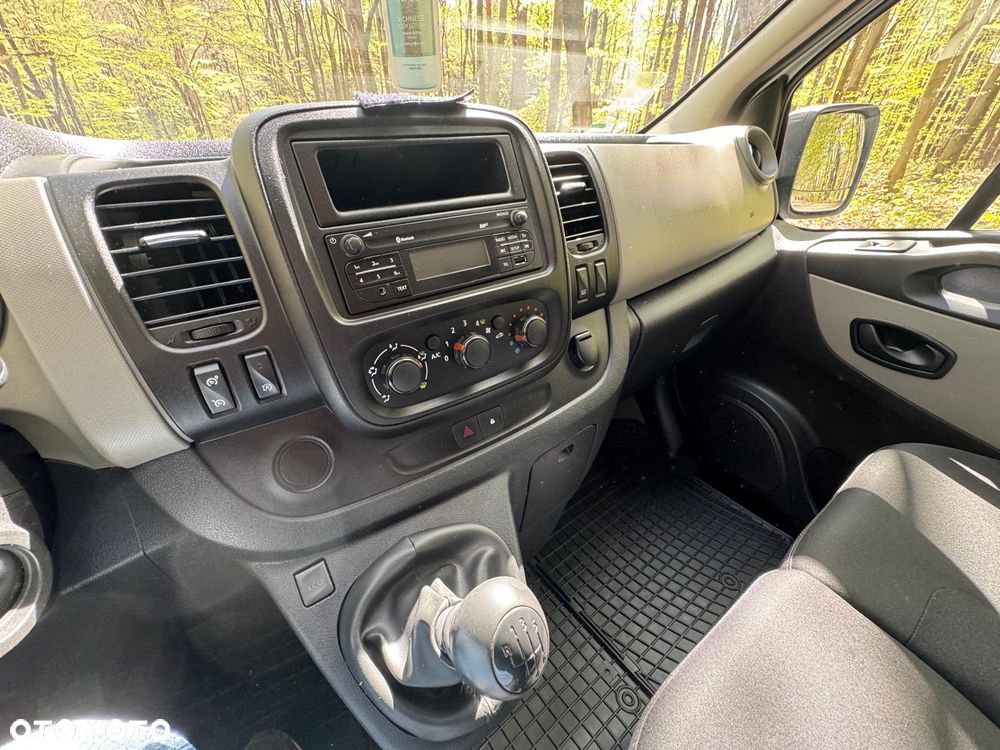 Renault Trafic - 25