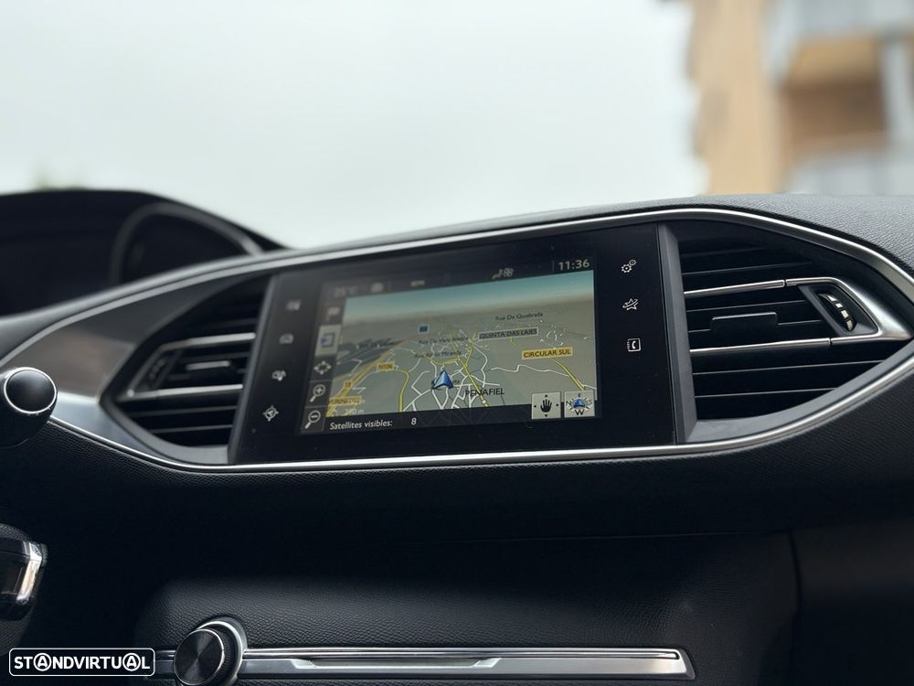 Peugeot 308 SW BlueHDi 120 EAT6 Stop & Start Allure - 20