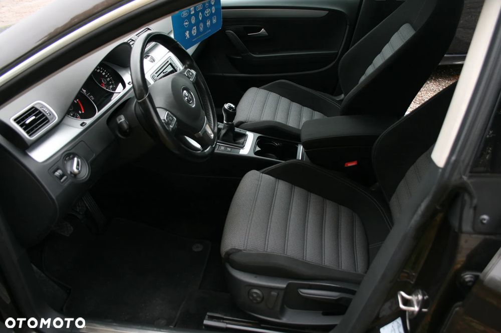 Volkswagen Passat CC - 11