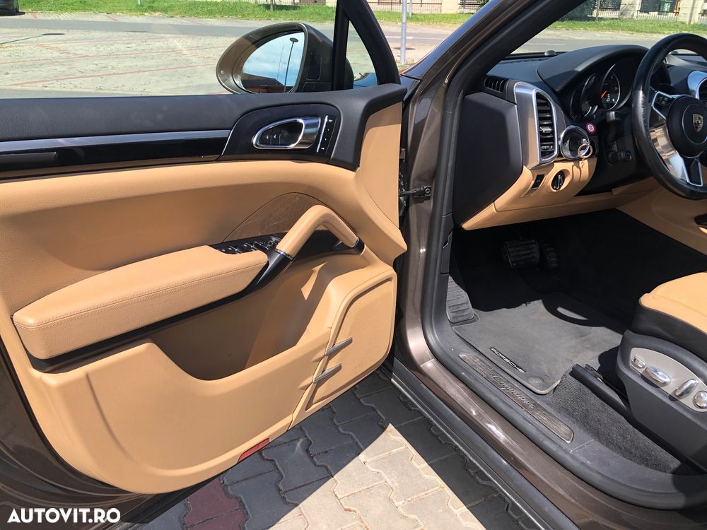 Porsche Cayenne 3.0 L V6 - 10
