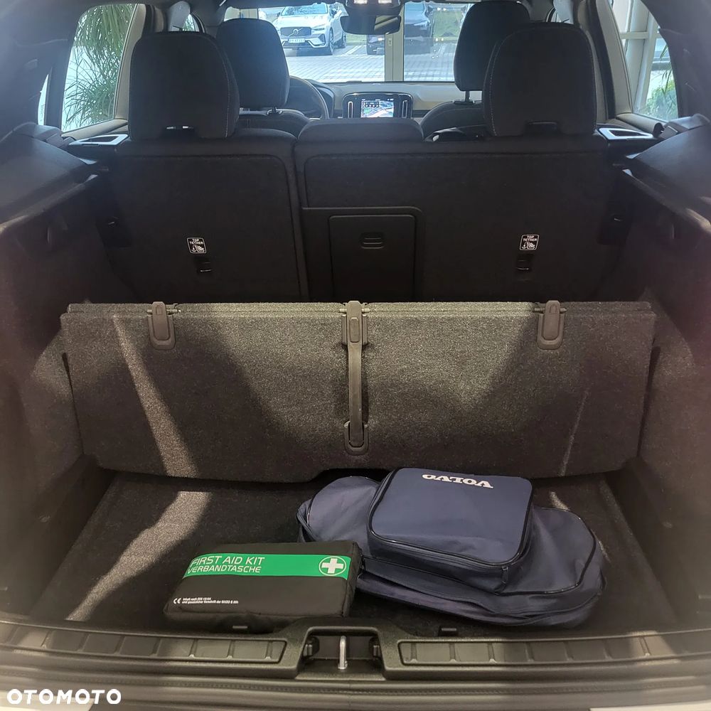 Volvo XC 40 B3 Plus Dark - 26