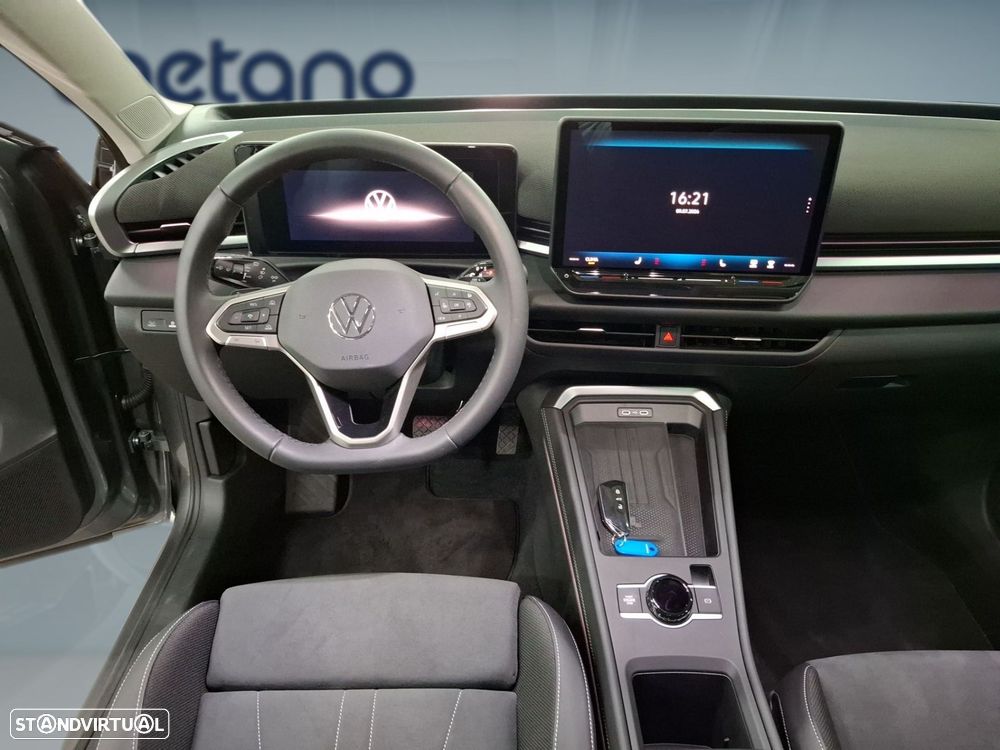 Volkswagen T-Roc 1.5 eTSI Style DSG — fotografia 13