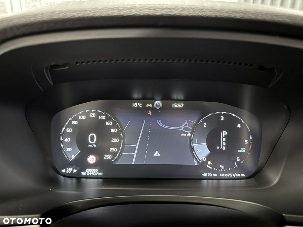 Volvo V90 D4 Geartronic Momentum Pro - 24