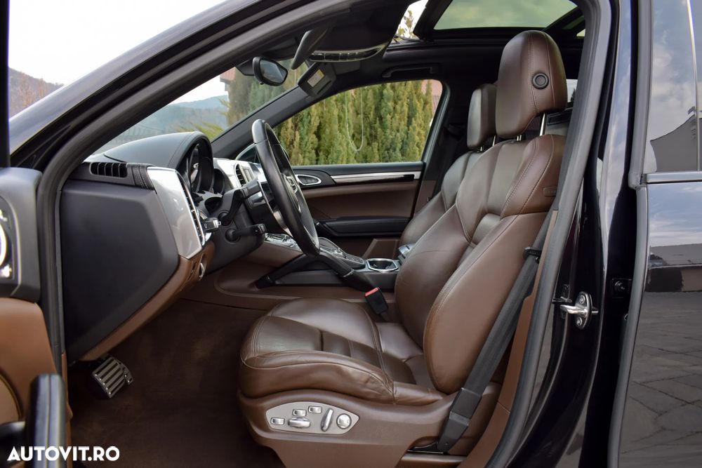 Porsche Cayenne 4.2 L S - 25