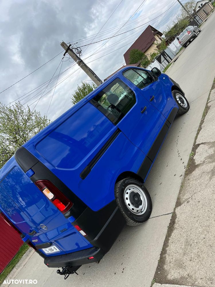 Opel Vivaro - 11