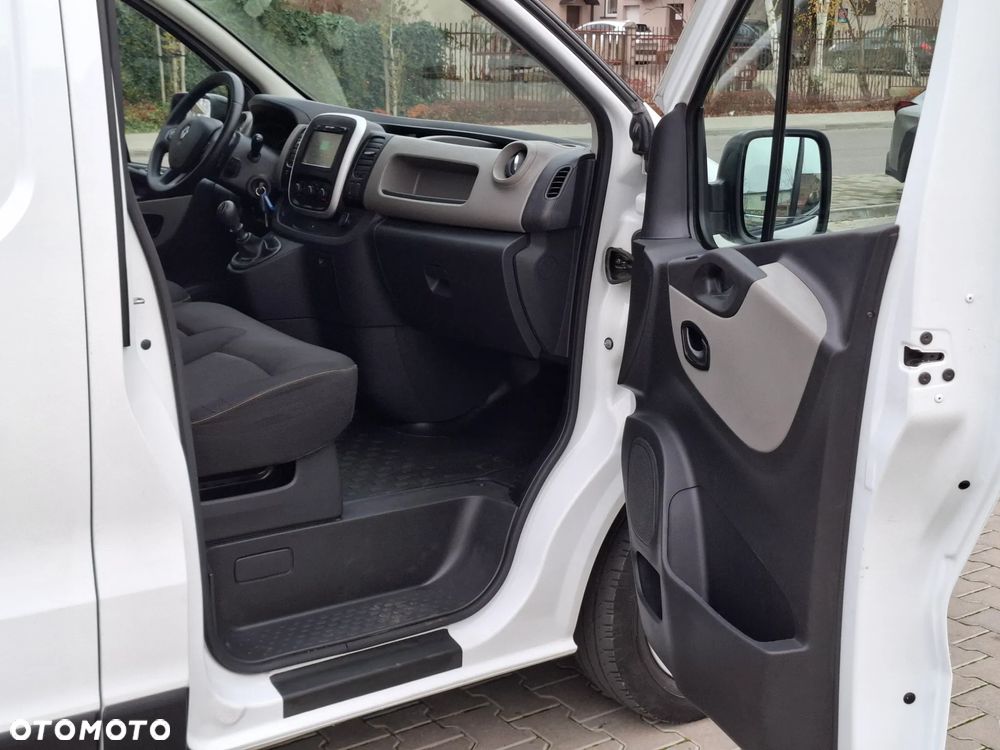 Renault Trafic 2017 LONG 1.6DCI 125KM KLIMA 3OSOBOWY - 16
