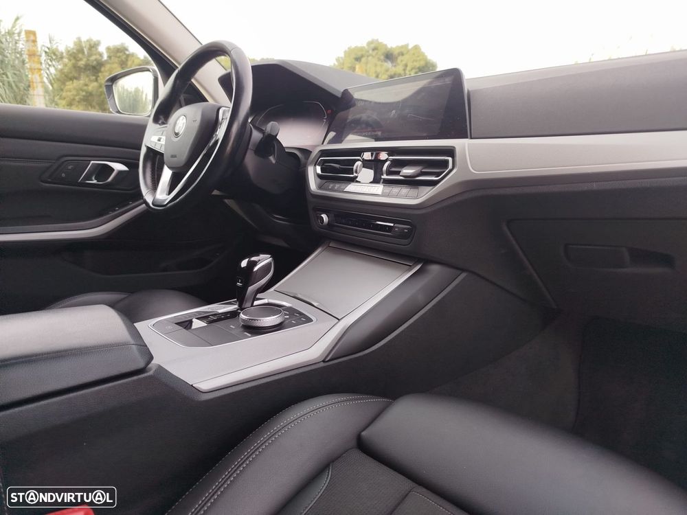 BMW 318 d Aut. Sport Line - 18