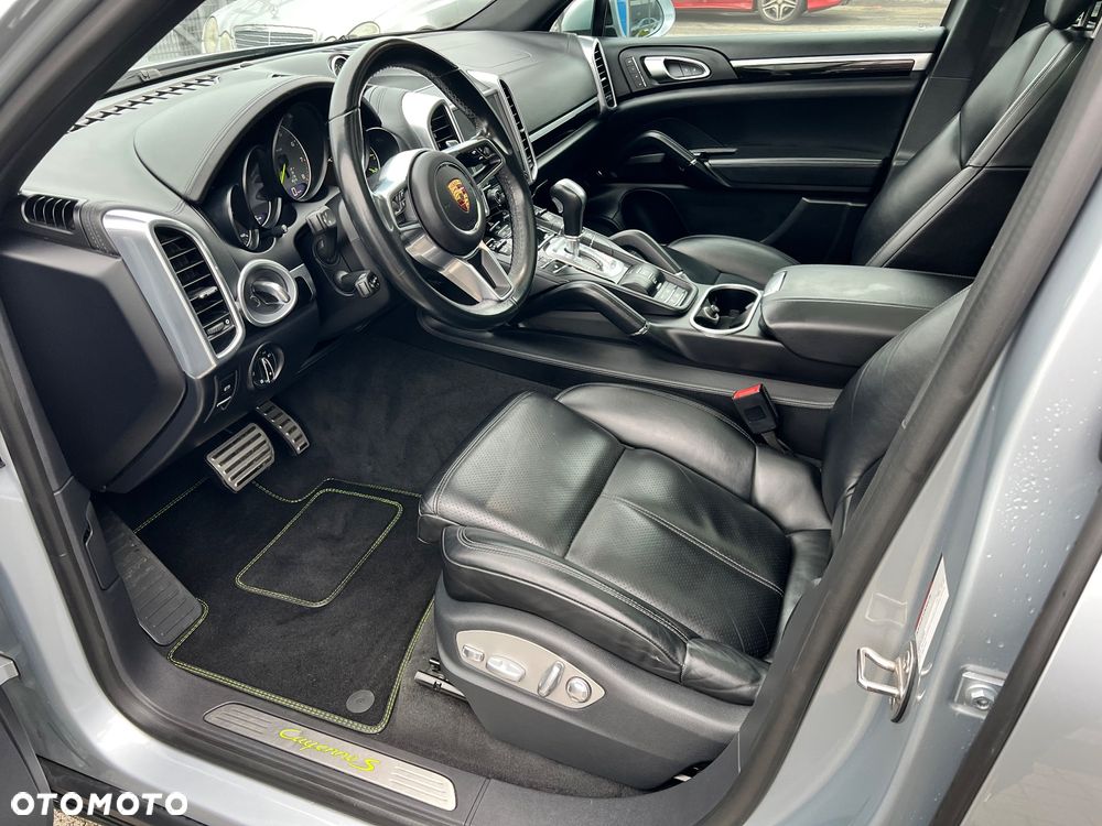 Porsche Cayenne S E-Hybrid - 9