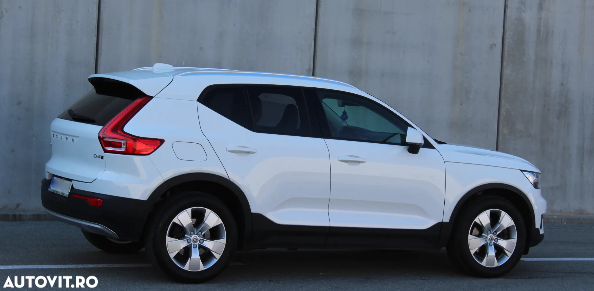 Volvo XC 40 D4 AWD Geartronic Momentum Pro - 2