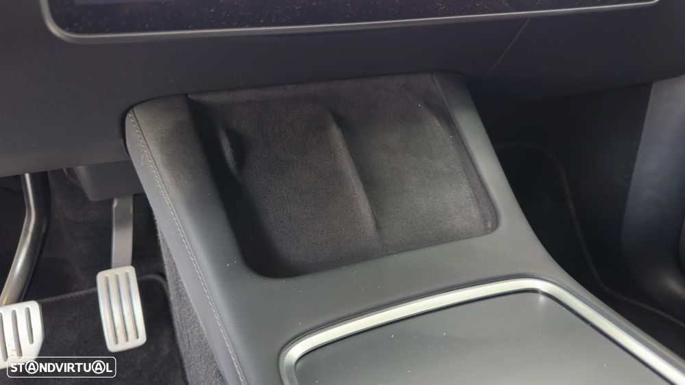 Tesla Model Y Performance Dual Motor AWD - 37