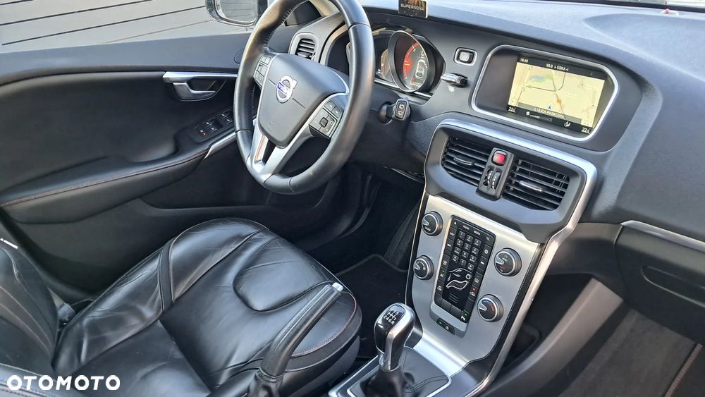 Volvo V40 D2 Drive-E Ocean Race - 11