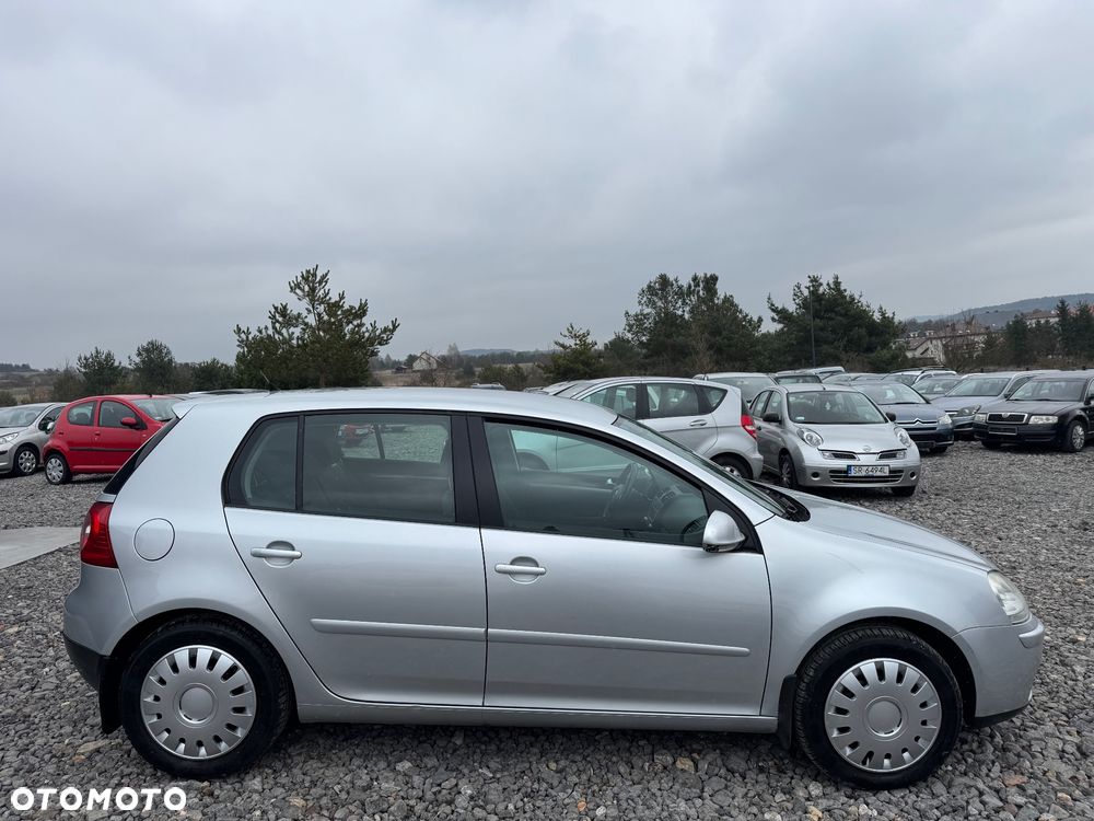 Volkswagen Golf 1.6 FSI Comfortline - 4