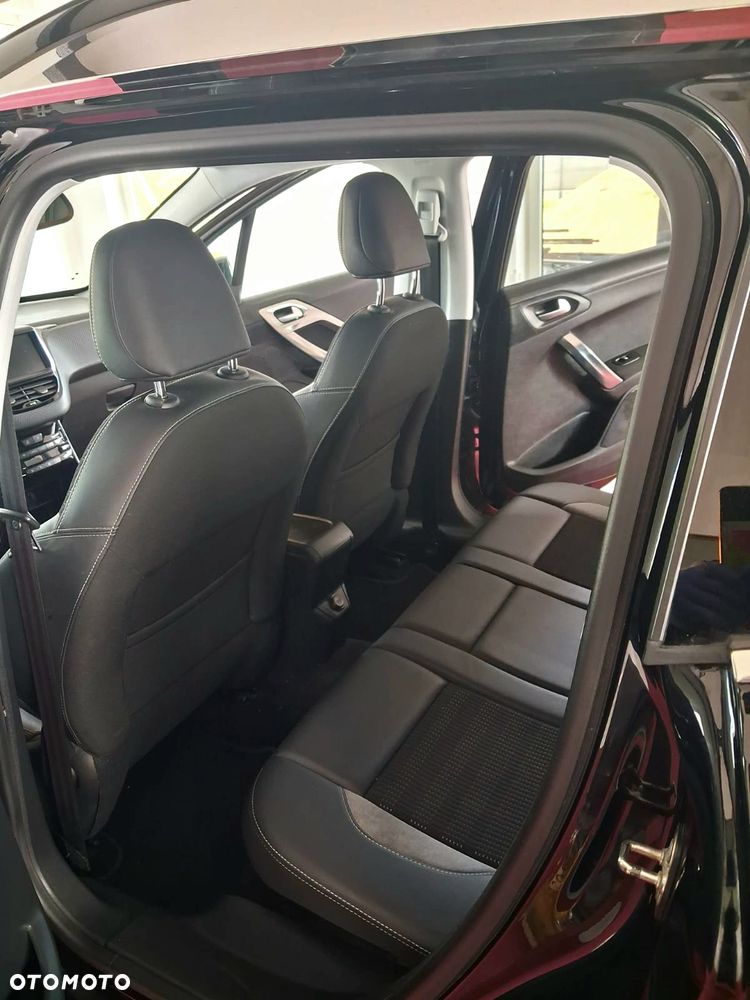 Peugeot 2008 - 14