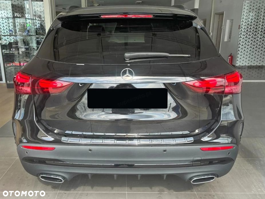 Mercedes-Benz GLA 200 AMG Line - 4