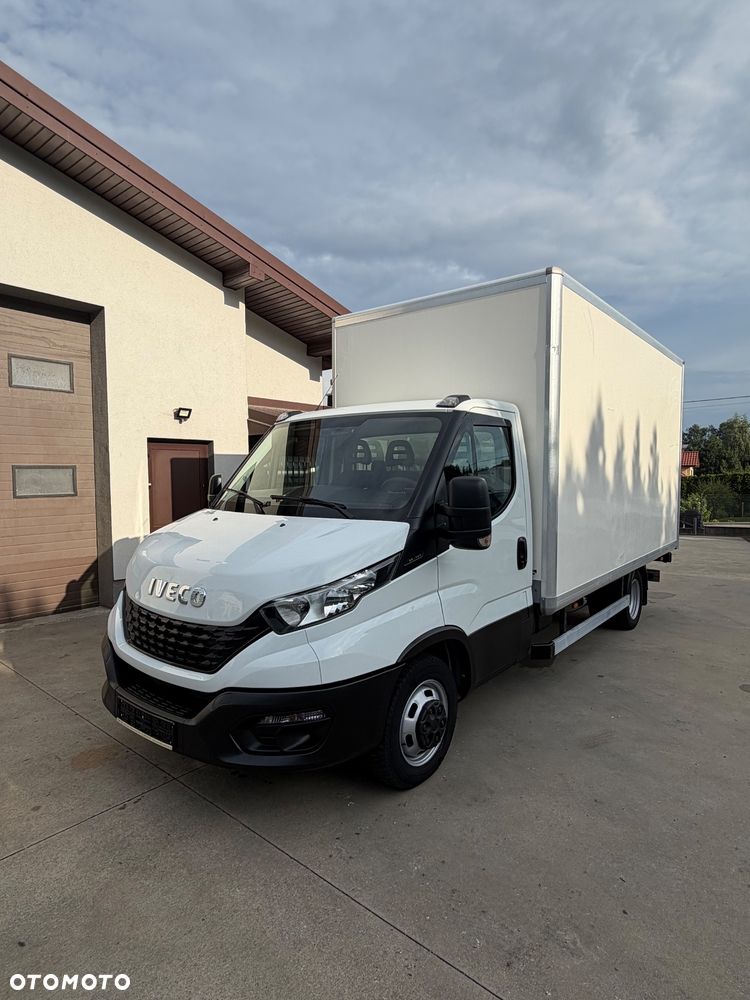 Iveco Daily 35C14 Kontener 8 Palet z windą na bliźniaku Niski Przebieg