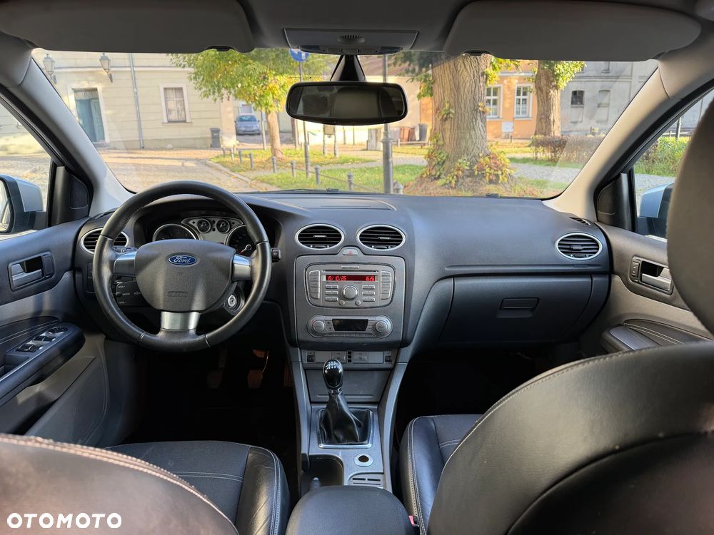 Ford Focus 1.6 Ti-VCT Titanium - 26