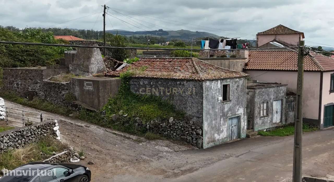 Casa para Recuperar com Vista Mar em São Bartolomeu de Regatos - Grande imagem: 2/4